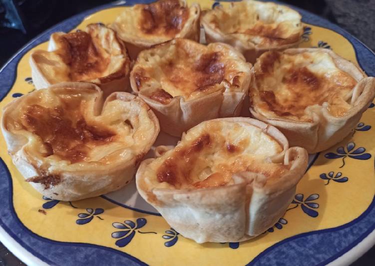 Tartaletas de queso y jamón serrano