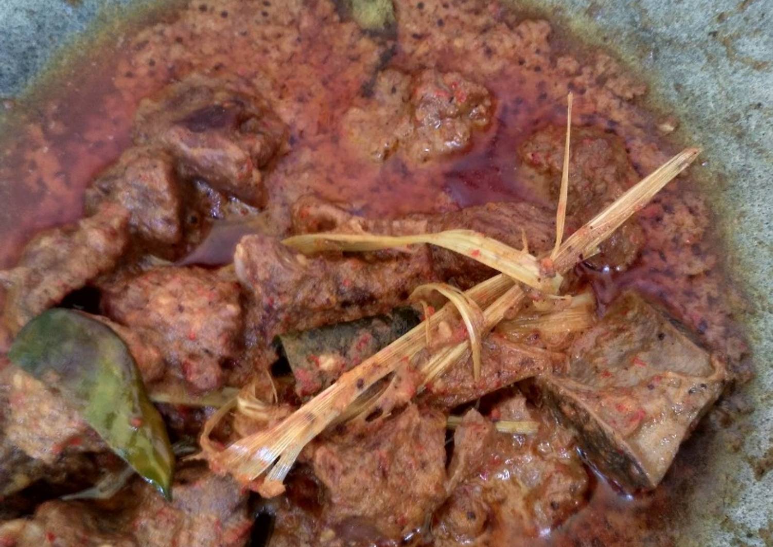 Resep Rendang sapi bumbu sederhana oleh Shaidah Muslimah - Cookpad