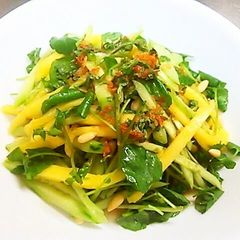 A picture of Green Mango Som Tum Style Salad.