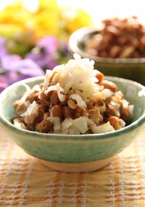 A picture of Natto with Miso and Mayonnaise.