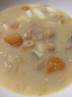 Una foto de Puchero o cocido con pollo y verduras