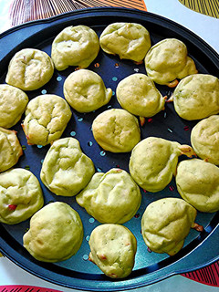 A picture of Avocado puffs.
