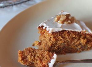Foto principal de Tarta de zanahoria clásica o saludable