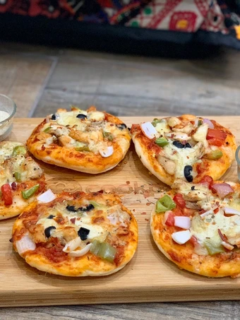 Recipe Mini pizza bites- part 1 (chicken tikka/ malai boti chunks) the Delicious Appealing