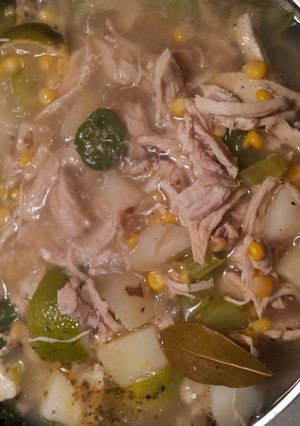 A picture of Tortilla chicken lime soup.