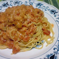A picture of Simple Crab Meat Tomato Cream Pasta.
