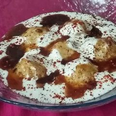 A picture of Moong daal ke dahi vade.