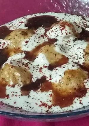A picture of Moong daal ke dahi vade.