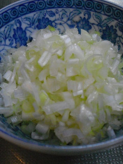A picture of Easily Chop Green Onions Using a Fork.