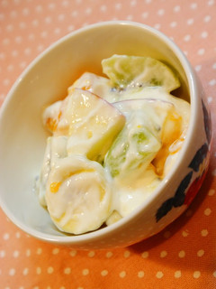 A picture of Yogurt Fruit Salad.