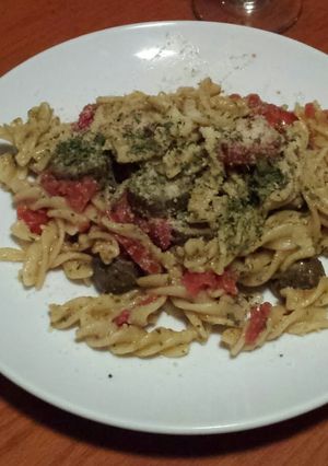 A picture of Sausage Pesto Pasta.