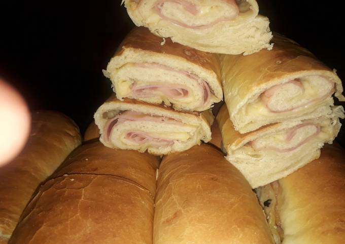 Pan casero relleno jamón y queso ?(con grasa) Receta de Adrii Camii  Gorosito- Cookpad
