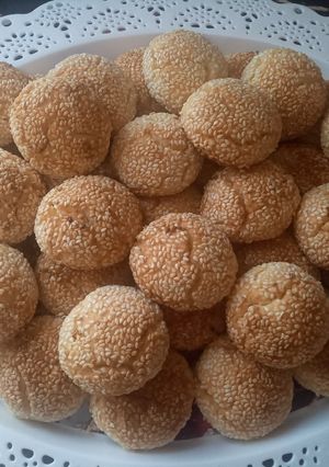 صورة لوصفة حلوى بالجلجلان تذوب في الفم