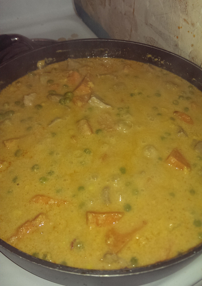 A picture of Pork n sweet potato Panaeng Curry.