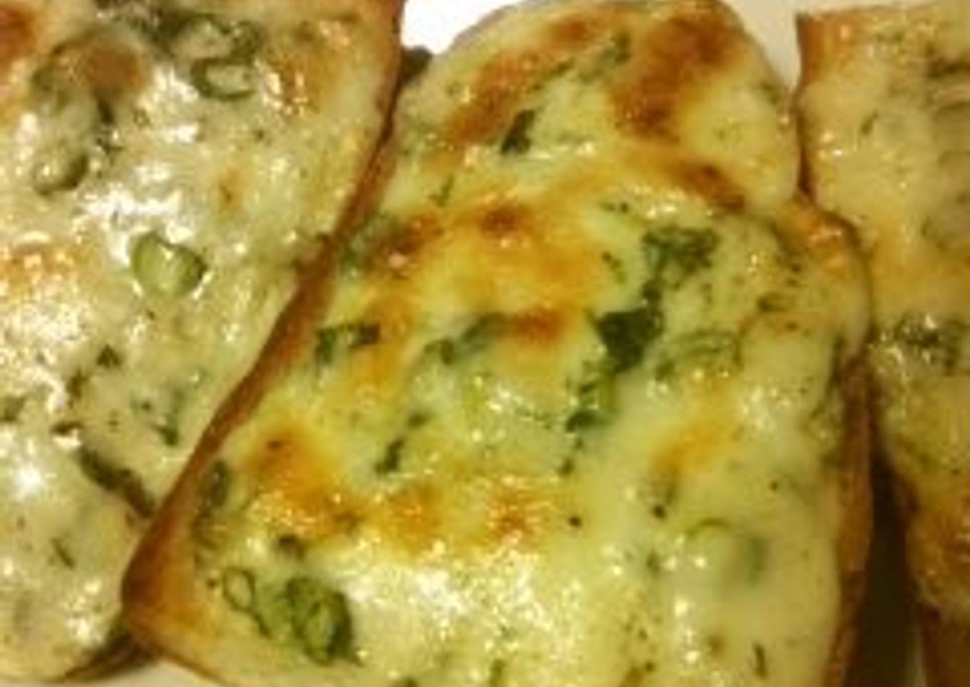 An Easy Snack! Cheese and Mayonnaise Toasted Baguettes