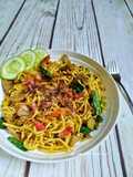 Mie goreng telur asin
