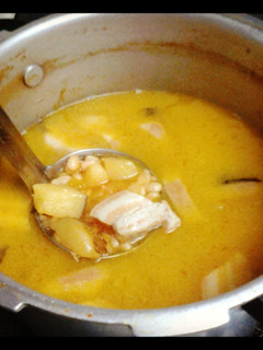 A picture of CUBAN white bean soup.