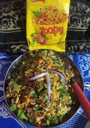 मैगी भेल (Maggi bhel recipe in Hindi) रेसिपी मुख्य फोटो