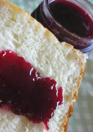 A picture of Blueberry Jam, Made in the Microwave.