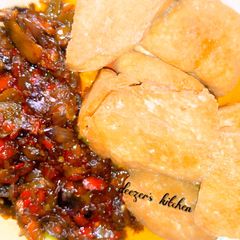 A picture of Tofu (Awara) and sauce.