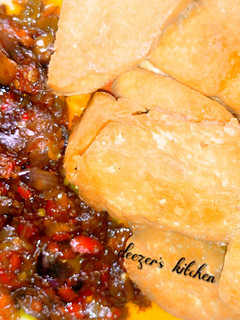 A picture of Tofu (Awara) and sauce.