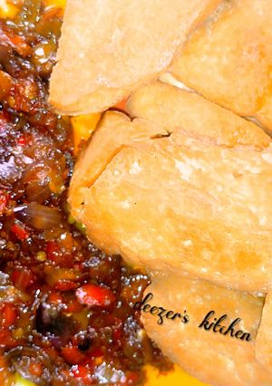 A picture of Tofu (Awara) and sauce.