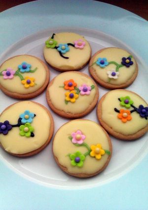 A picture of Vickys Mothers Day Cake & Cookie Decorating Ideas.