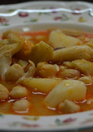 Foto principal de Sepia con garbanzos