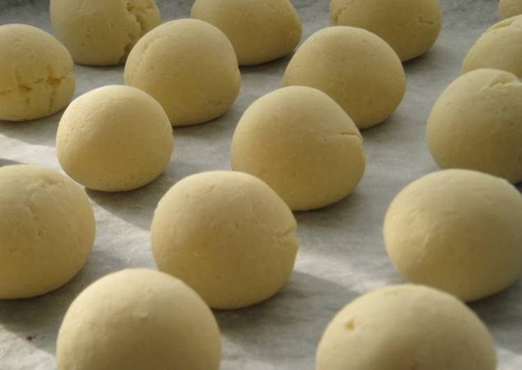 Easiest Way to Prepare Fluffy &amp; Chewy Pao de Queijo (Cheese Bread)