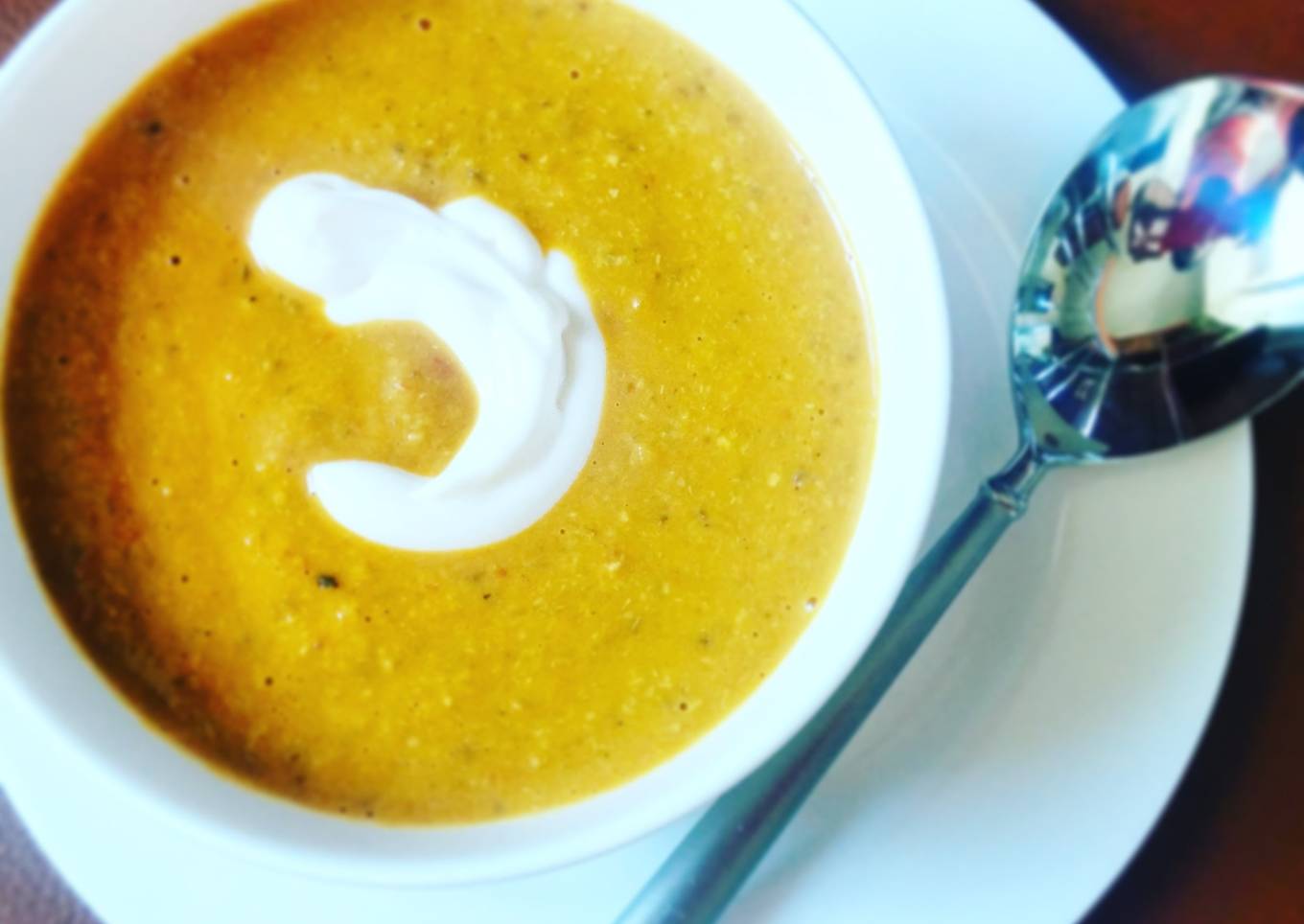 Chicken and carry creme soup