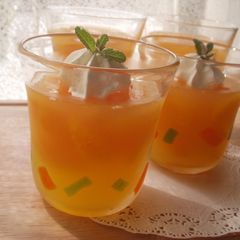A picture of Canned Mandarin Orange Jello.