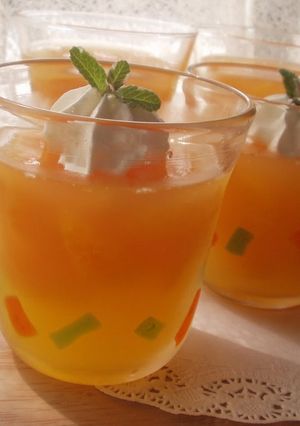 A picture of Canned Mandarin Orange Jello.
