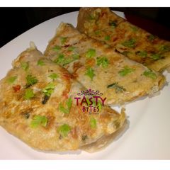 A picture of Egg paratha.