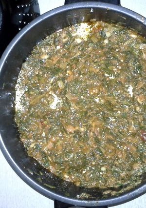 A picture of Palaveer sauce and fish.
