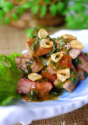 A picture of Steak Cubes with Garlic Shiso Miso Sauce.