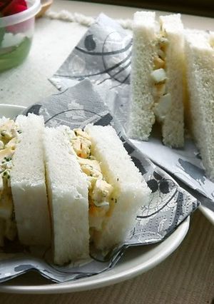 A picture of Easy Egg Sandwiches in 5 Minutes!.