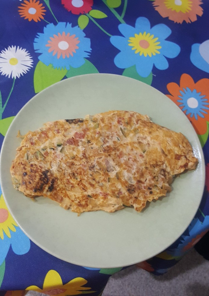Una foto de Tortilla de verduras y jamón cocido