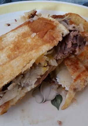 A picture of Always Sunny in Philly Reuben.