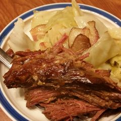 A picture of Corned beef and cabbage.