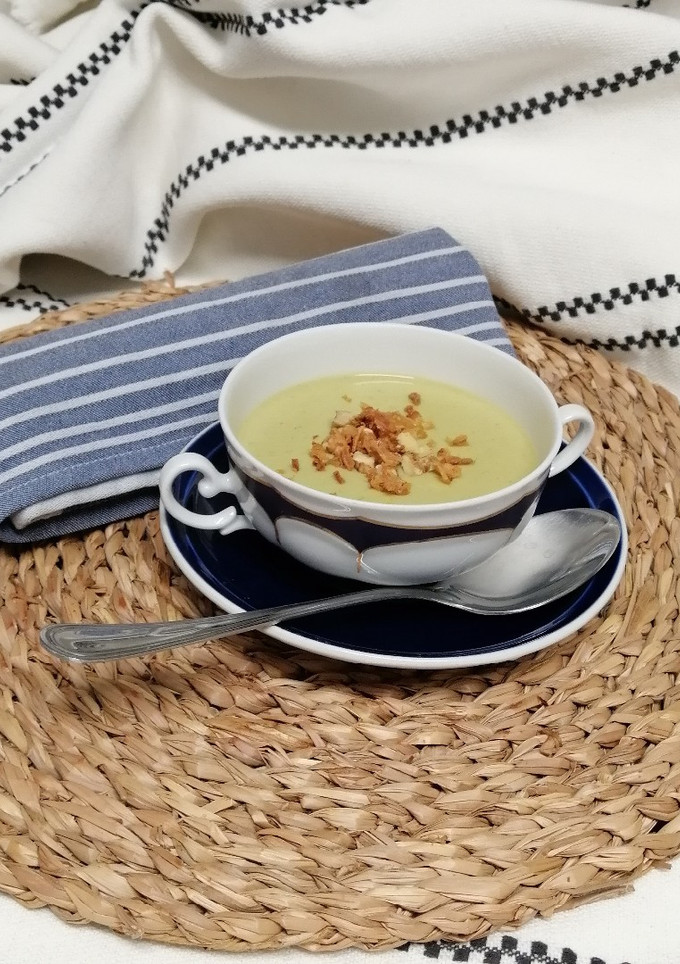 Una foto de Crema de brócoli con leche de coco y mascarpone