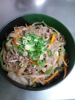 A picture of Stir Fried Beef and Vegetable Rice Bowl.