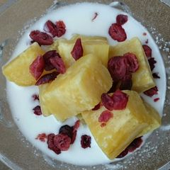 A picture of Sweet Potato In Coconut Milk Dessert.