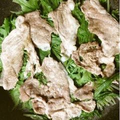A picture of Healthy & Easy Side Dish with Mizuna and Pork.
