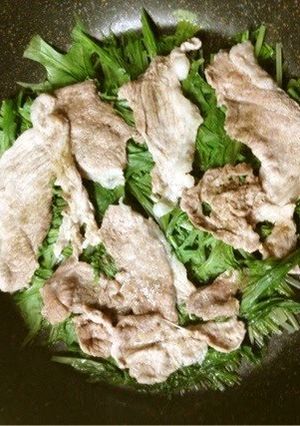 A picture of Healthy & Easy Side Dish with Mizuna and Pork.