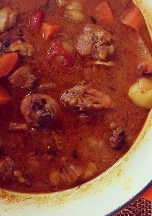 A picture of Caramelized Onion Chicken Curry.