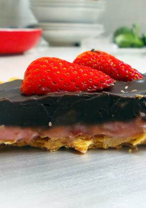 A picture of Strawberry chocolate pie.