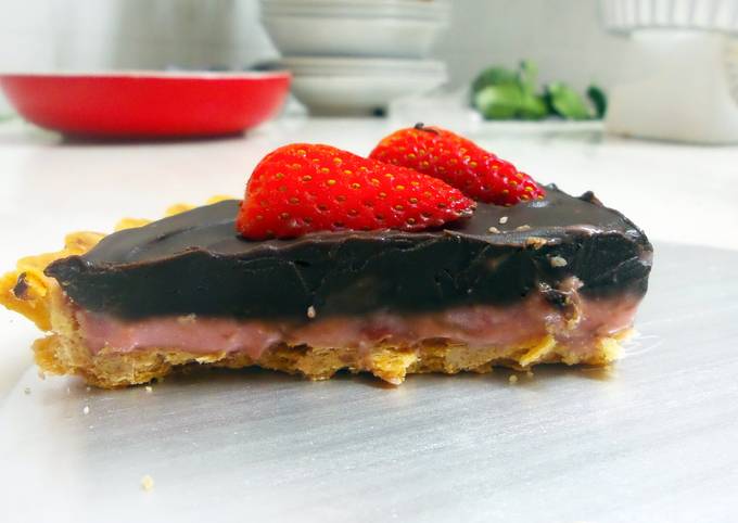 Easiest Way to Prepare Homemade Strawberry chocolate pie