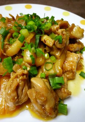 A picture of Daikon and Chicken Sautéed in Doubanjiang Paste.