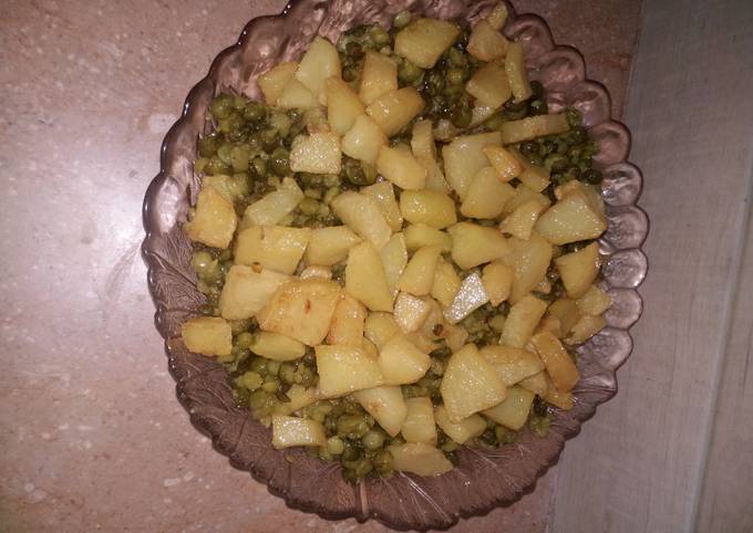 Recipe of Favorite Fry aloo matar