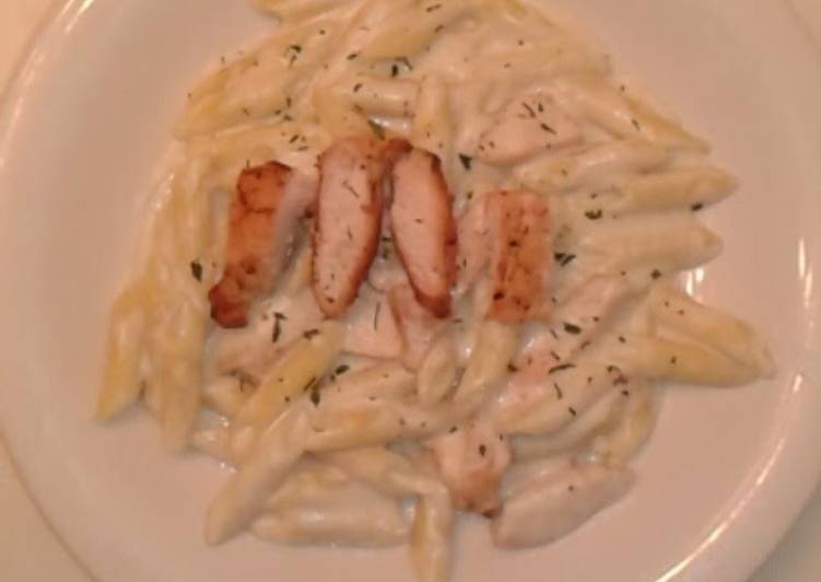 Tasty And Delicious of Chicken Alfredo